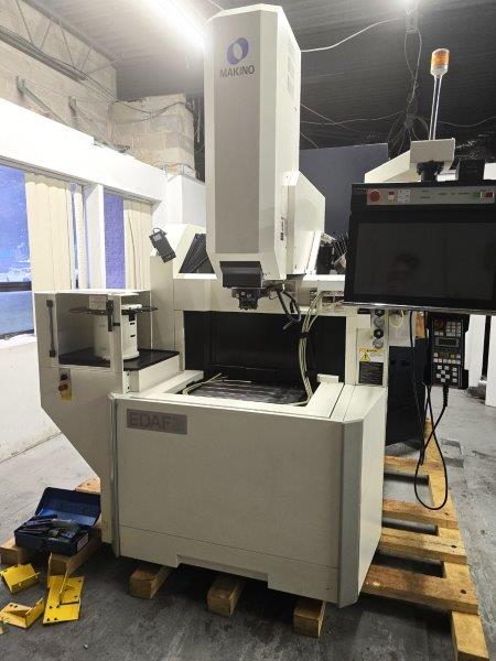 MAKINO EDAF2.13.78 X,9.8 Y,9.8 Z,C-AXIS,MR-HEAD,16-ATC,NEW-2019