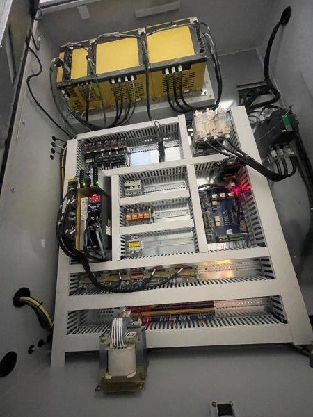 DOOSAN PV9300M,32 CHUCK,LIVE-MILLING,C-AXIS,39.4 SWING,31.5 T-H,FANUC-I-PLUS