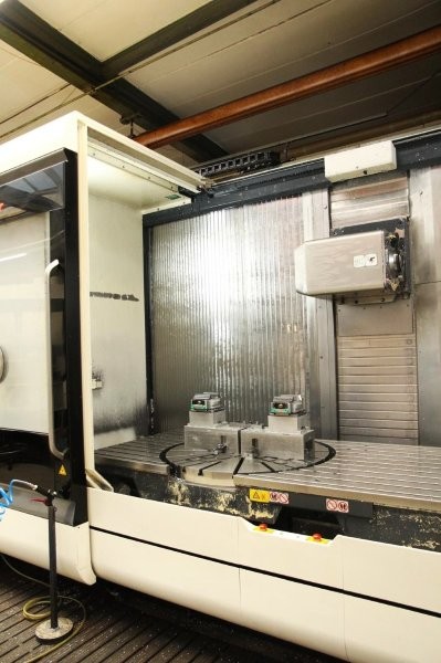 DMG MORI DMF-260/II LINEAR FD,102 X,43.3 Y,35.4 Z,10,000-RPM,HSK-A100,CELOS,2016