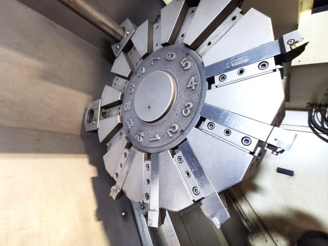 HYUNDAI WIA L400C,15 CHUCK,46 CC,4.6 BAR,35-HP,2000-RPM,FANUC-32,NEW-2012
