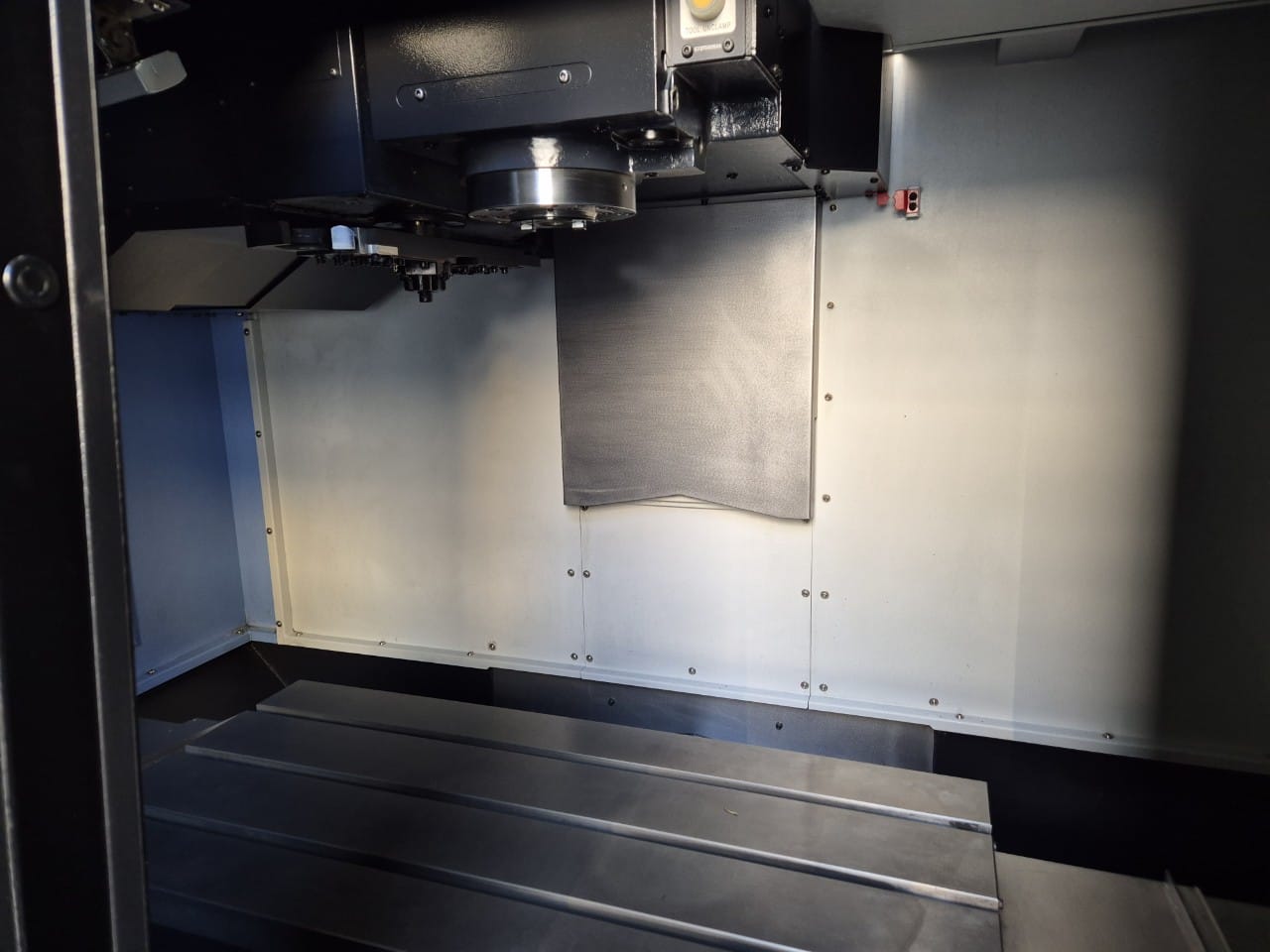 DOOSAN DN-SOLUTIONS DNM4500,33 X,18 Y,20 Z,12,000-RPM,BT-40,FANUC-I,NEW-2024