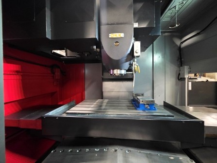 OKK VM53R,41.3 X,20.8 Y,20.1 X,25-HP,CAT-40,8000-RPM,30-ATC,FANUC-31IB,NEW-2018