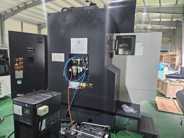 DOOSAN MYNX-6500/50,50 X,26.4 Y,24.6 Z,6000-RPM,GEARED,24-ATC,FANUC-I,NEW-2018