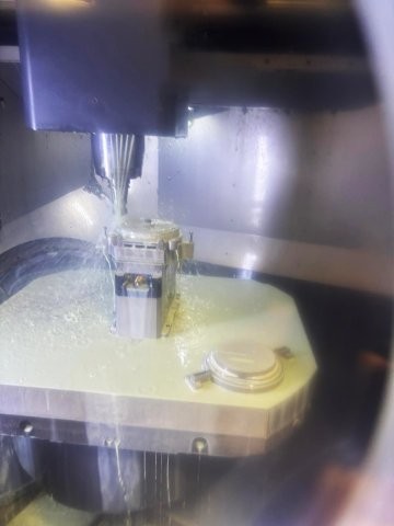DMG MORI DMU100EVO 5-AXIS,40 X,35.43 Y,27.55 Z,18,000-RPM,HSK63A,ITNC530,-2015