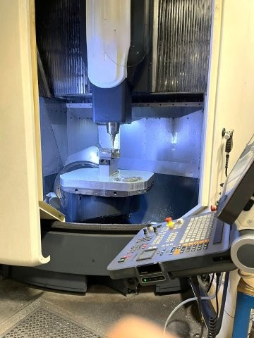 DMG MORI DMU100EVO 5-AXIS,40 X,35.43 Y,27.55 Z,18,000-RPM,HSK63A,ITNC530,-2015